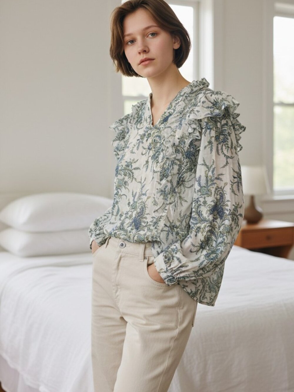 Pretty Zara top, floral pattern, with ruffles, womens XS